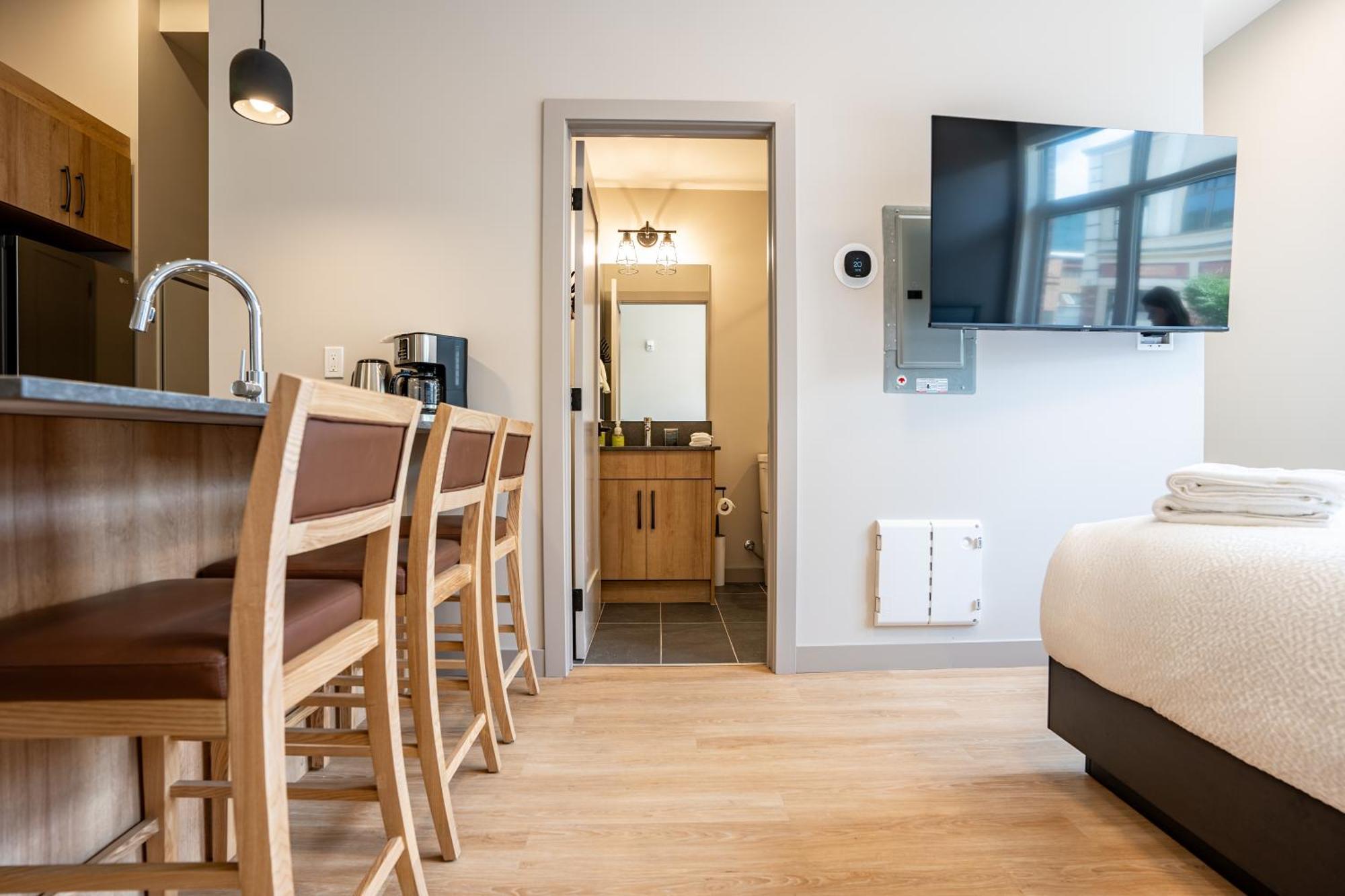 Basecamp Suites レベルストーク 部屋 写真