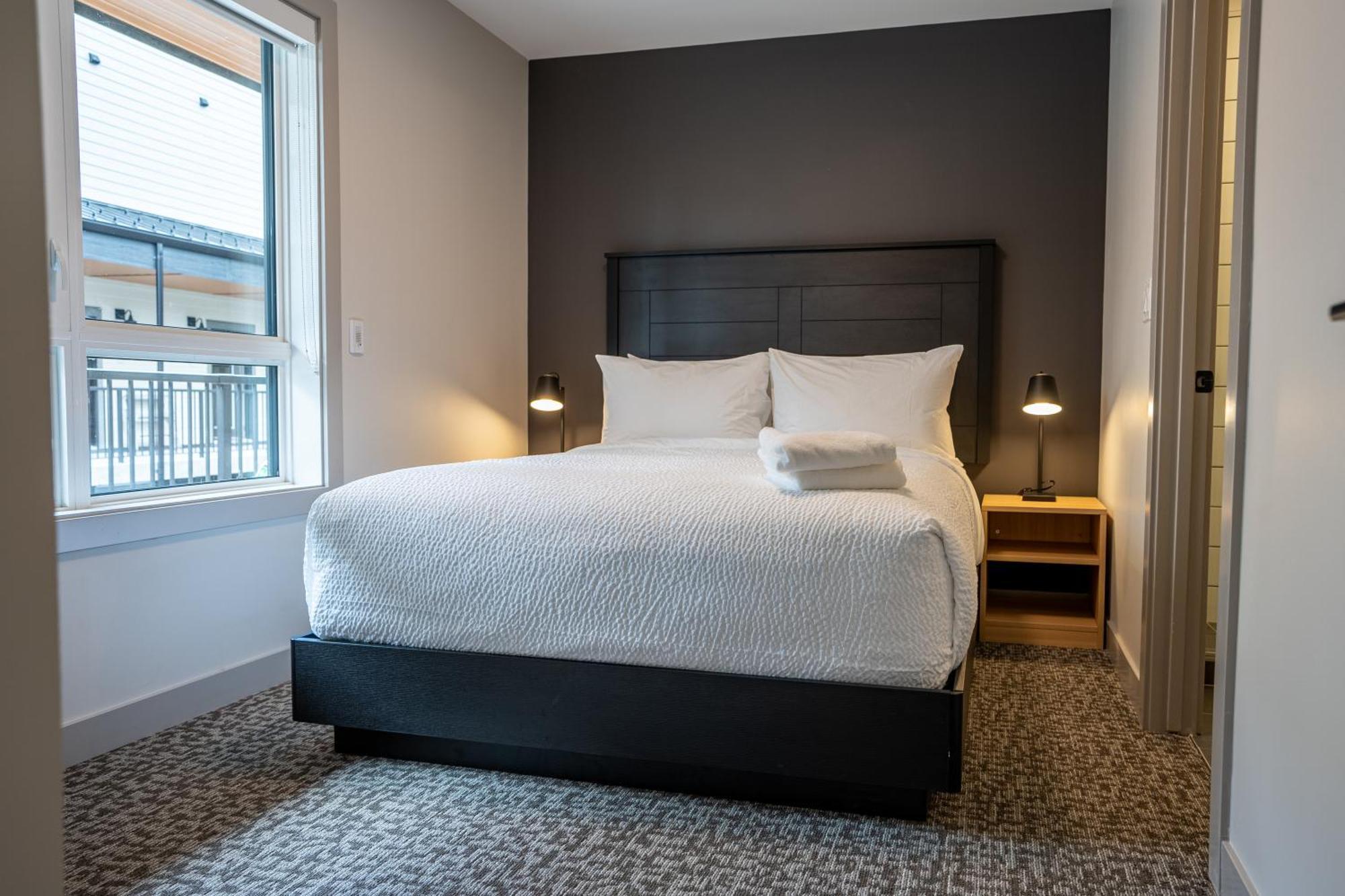 Basecamp Suites レベルストーク 部屋 写真