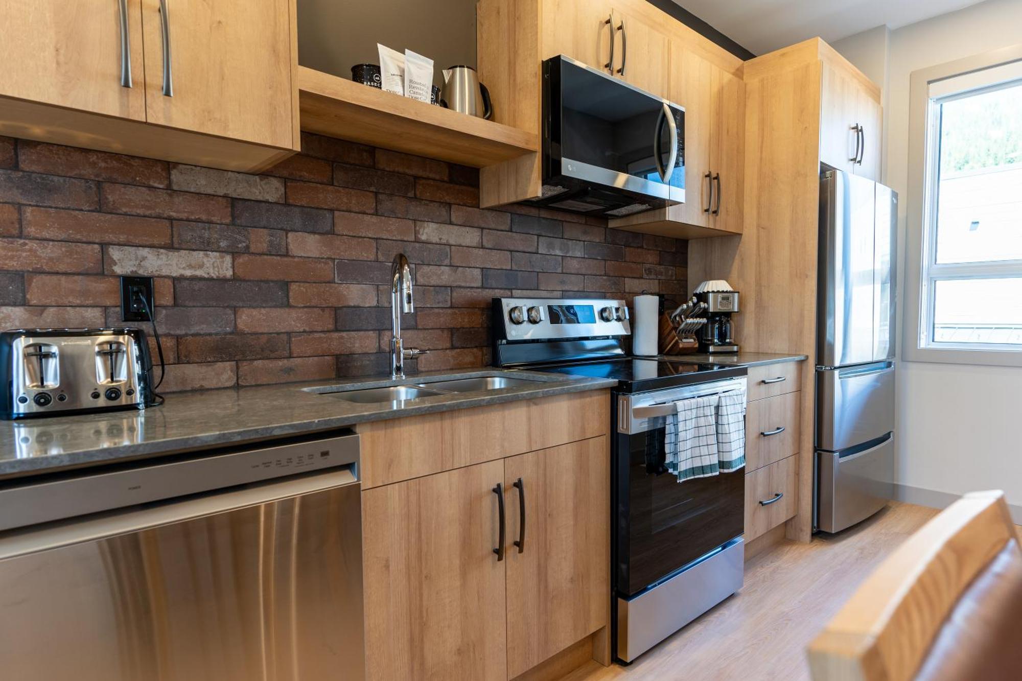 Basecamp Suites レベルストーク 部屋 写真